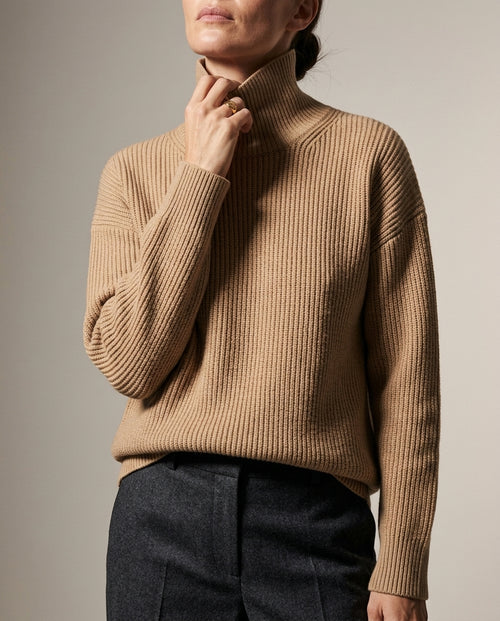 Blakely Women's Oversized Knit Turtleneck Sweater